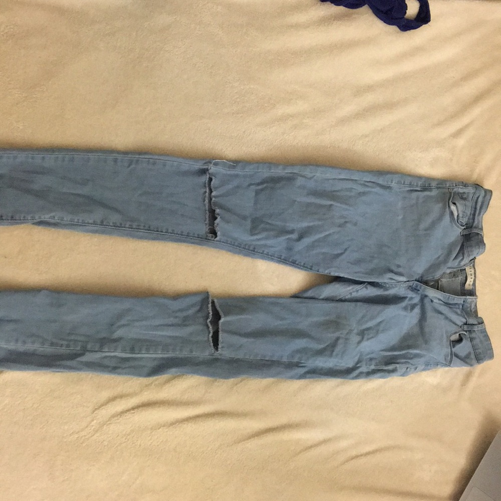 light wash high waisted ripped Bullhead jeans